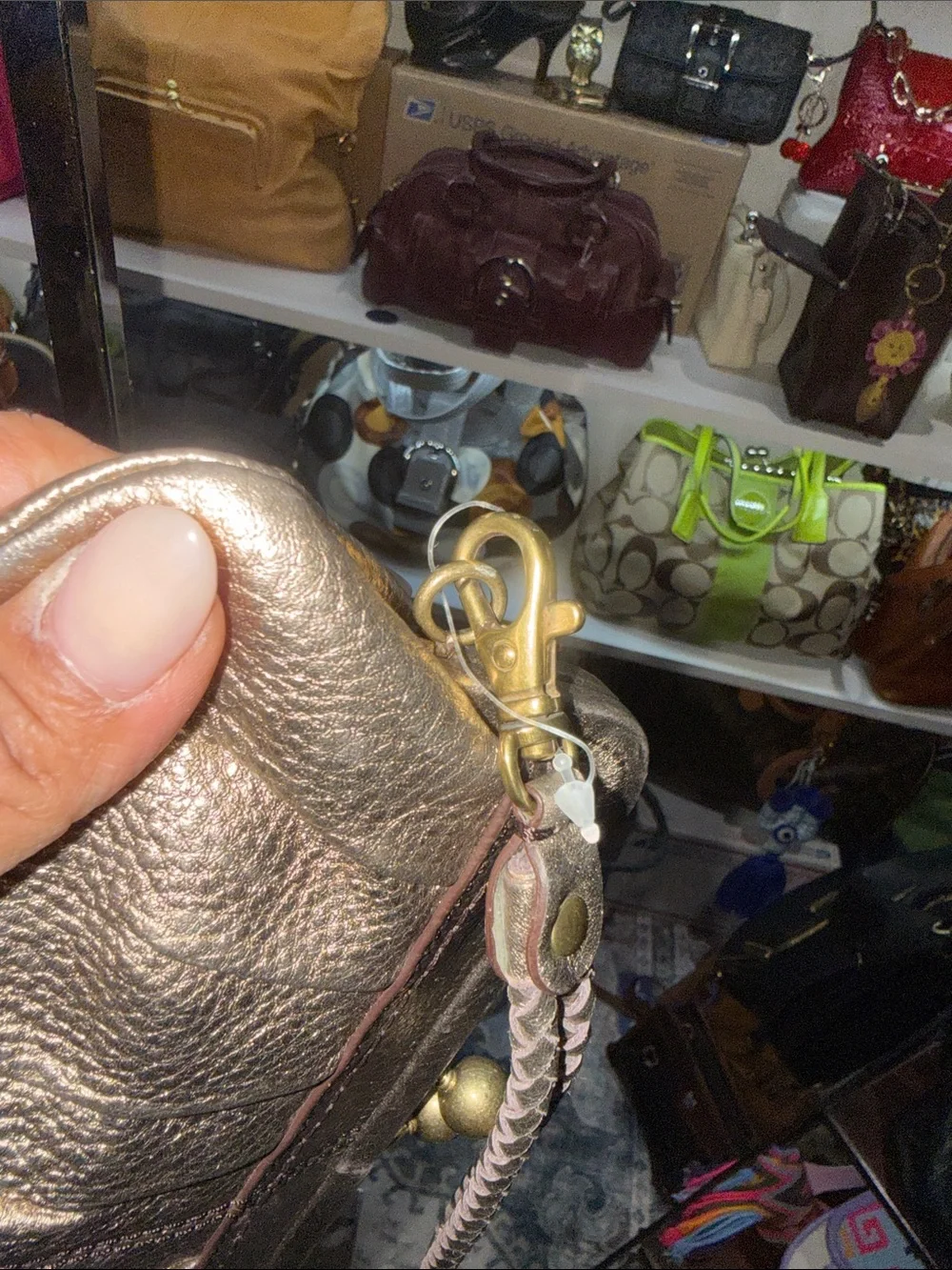 Fossil wristlet metallic